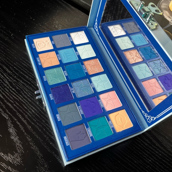 Jeffrey Star Blue Blood Palette🩵 - Picture 1 of 4